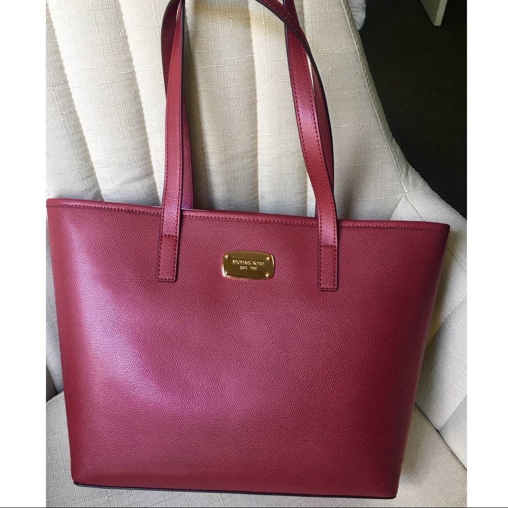 Michael Kors Jet Set Tote